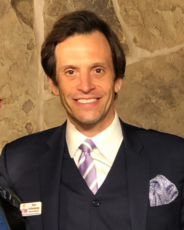 Ross Hollenkamp Headshot